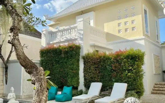 Moon Villas
