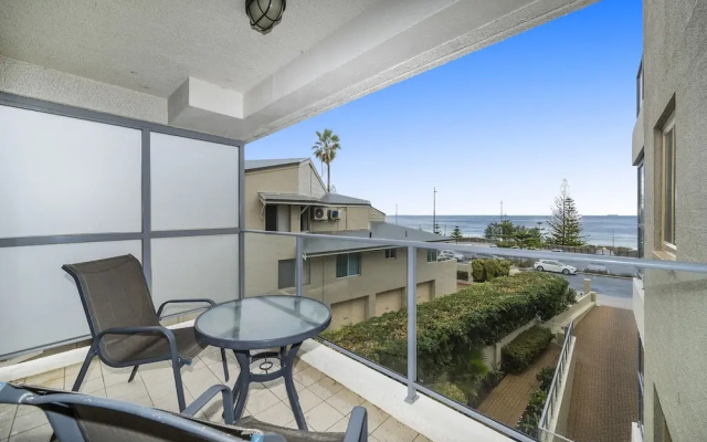Sandcastles Beachfront ☆ Luxury Retreat Apartment