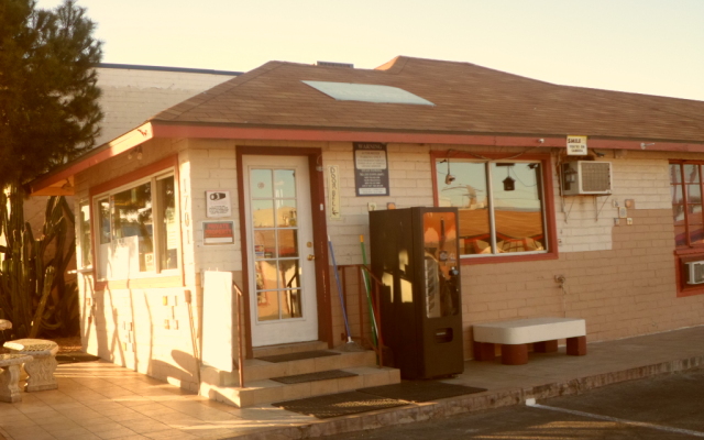 Отель Desert Moon Motel США, Лас-Вегас - отзывы, цены и фото номеров - забронировать отель Desert Moon Motel онлайн вид на фасад