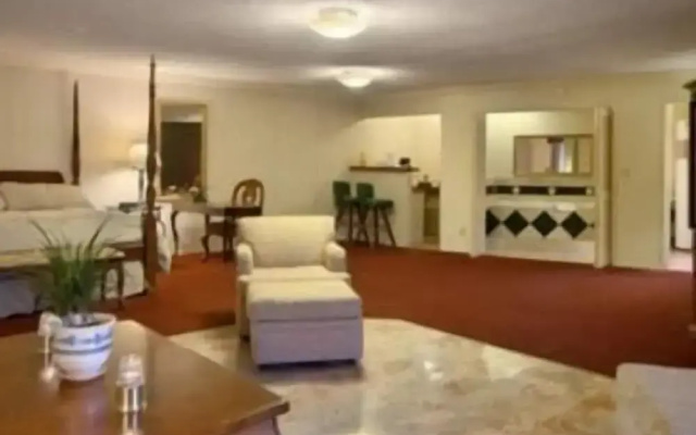 Merced Inn and Suites