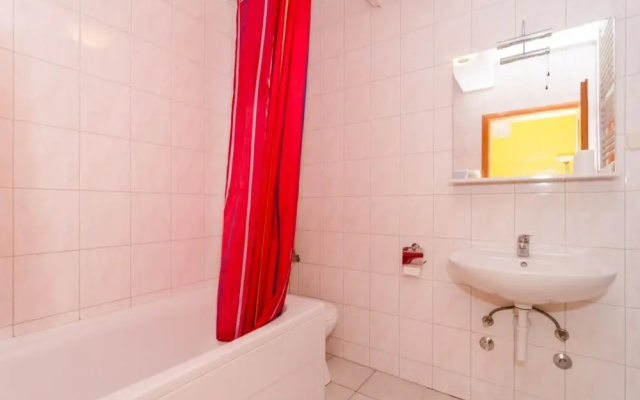 Apartments Plavac Mali
