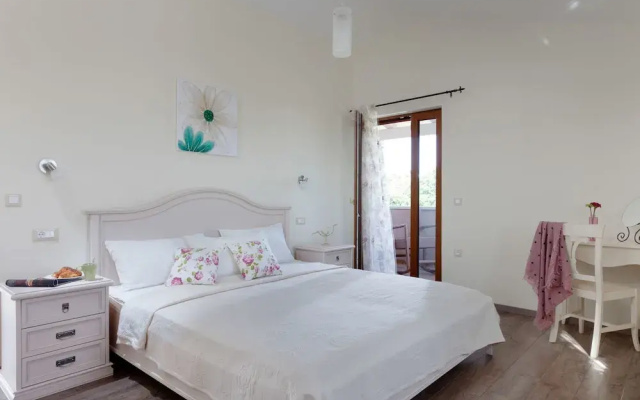 Charming Villa in Sveti Lovrec With Swimming Pool