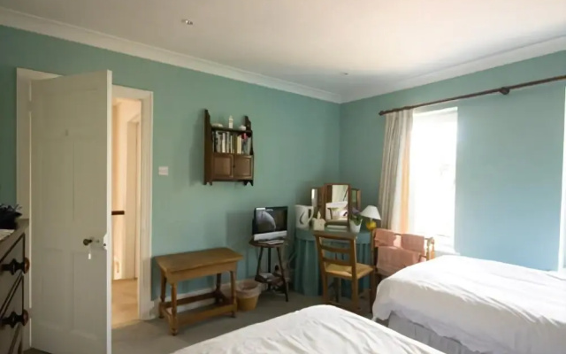 Hillcroft Bed & Breakfast