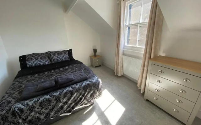 4 Bed Maisonette near the Travelodge colwyn bay