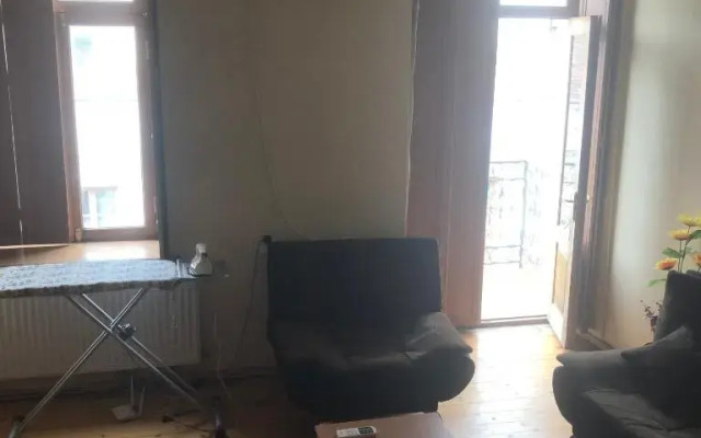 Old Metekhi Apartment