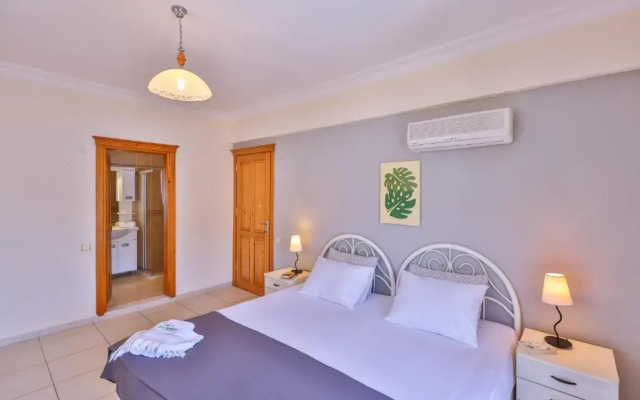 Kaş, deniz manzaralı, 6 kişilik villa