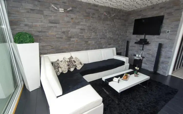 Apartment Adi