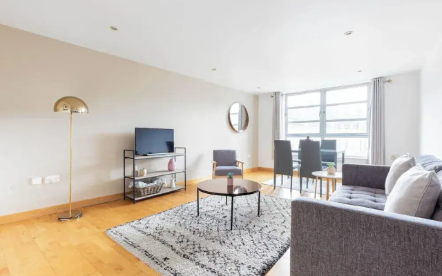 2 Bed Flat off Brick Lane