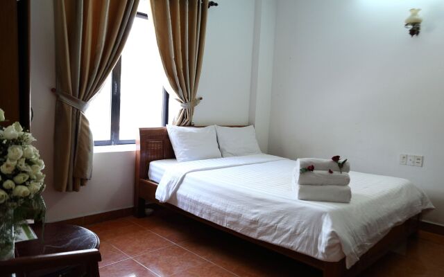 Отель Doi Dua Hotel Вьетнам, Вунгтау - отзывы, цены и фото номеров - забронировать отель Doi Dua Hotel онлайн вид на фасад