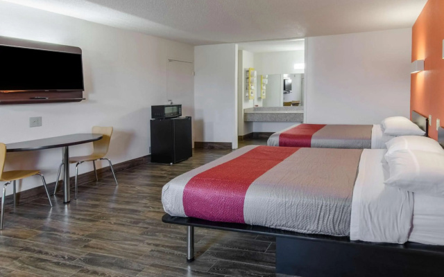 Motel 6 Staunton, VA