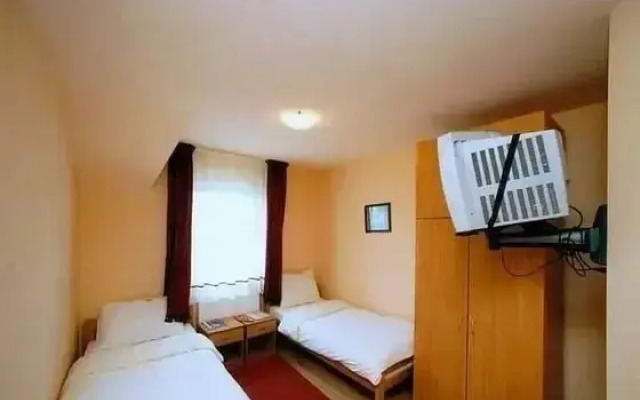 Jele Ježevica Hotel