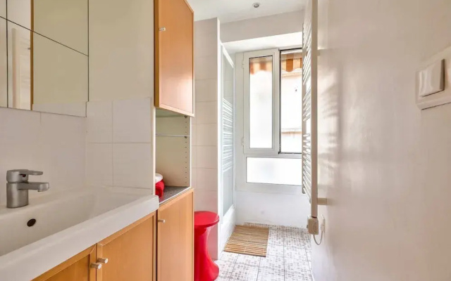 Very Nice and Charming 2 Room Apartment in Paris