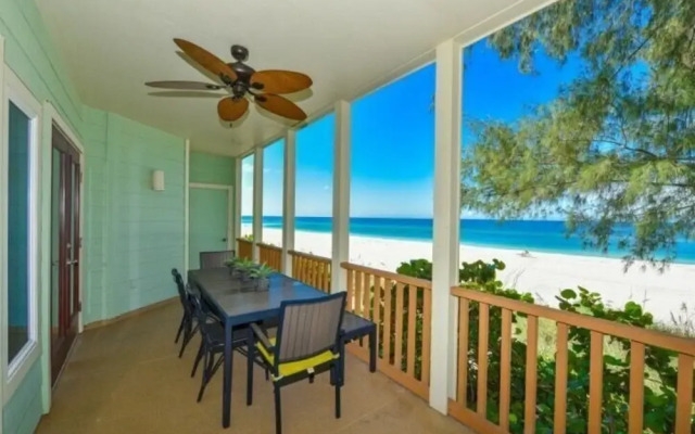 2903 Avenue F 3 Bedroom Home by RedAwning