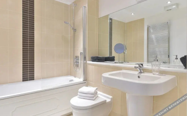 Tower Bridge City Apartments