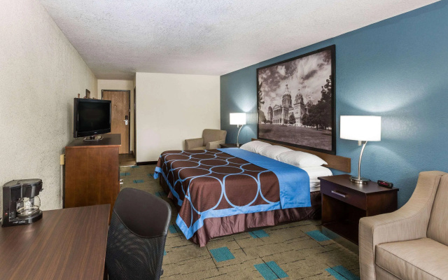 Super 8 Urbandale Des Moines Area