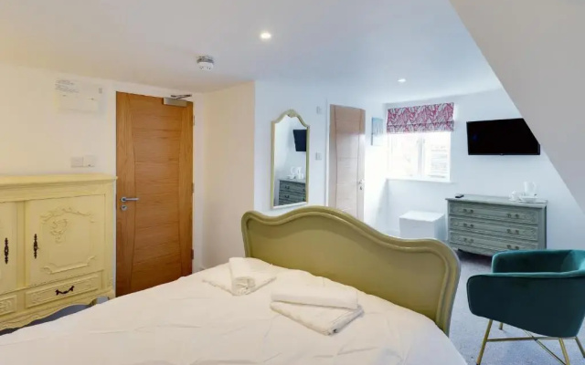 Master accommodation suite 10