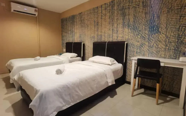 OYO HOME 90667 Chen Room Bs