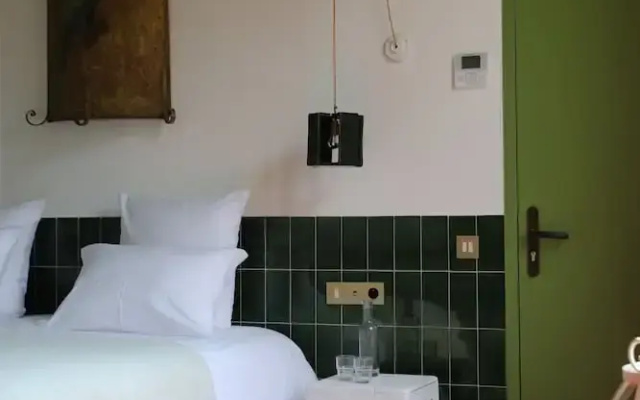 Les Chambres de la Relève