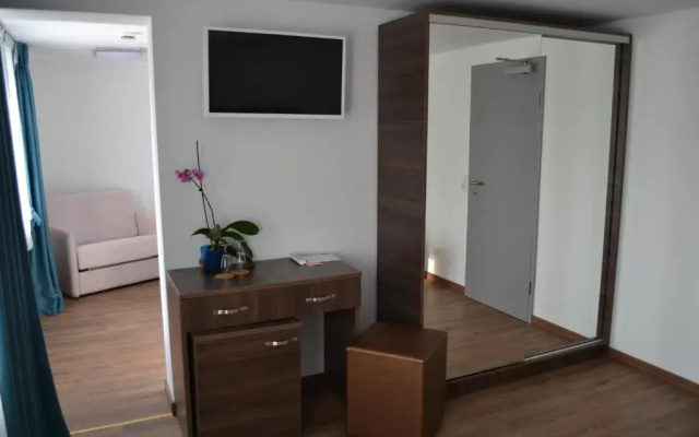 Hotel Myrsini