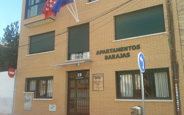 Отель Apartamentos Barajas вид на фасад