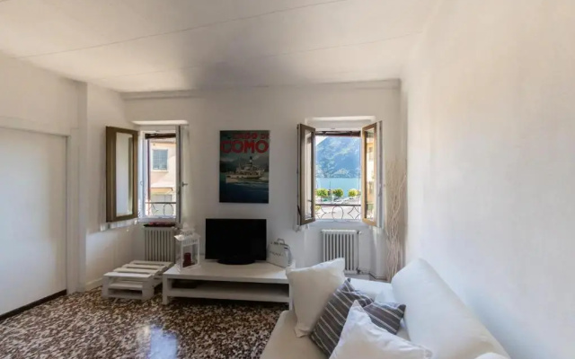 Family Nest Overlooking Lake Como