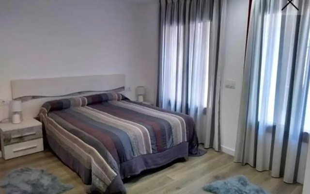 Apartamento totalmente reformado en 1ª linea
