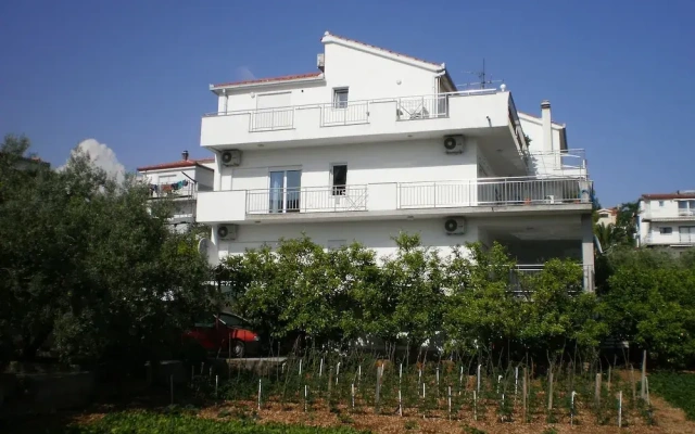 Ljuba - Nice Garden - A2 Plavi