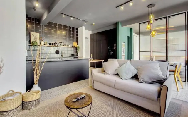 City Bowl Apartment with Rooftop Pool!