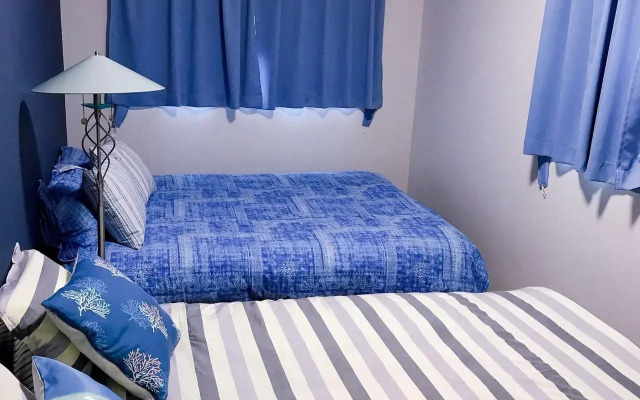 Yellow Submarine Guesthouse Okinawa