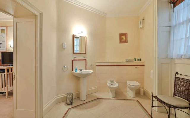 Spacious House in Marylebone [VR]