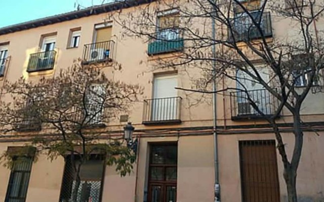 Отель MC YOLO Apartamento Museo Reina Sofia Испания, Мадрид - отзывы, цены и фото номеров - забронировать отель MC YOLO Apartamento Museo Reina Sofia онлайн вид на фасад