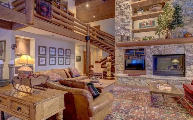 7650 Sterling Drive 5 Bedroom Home