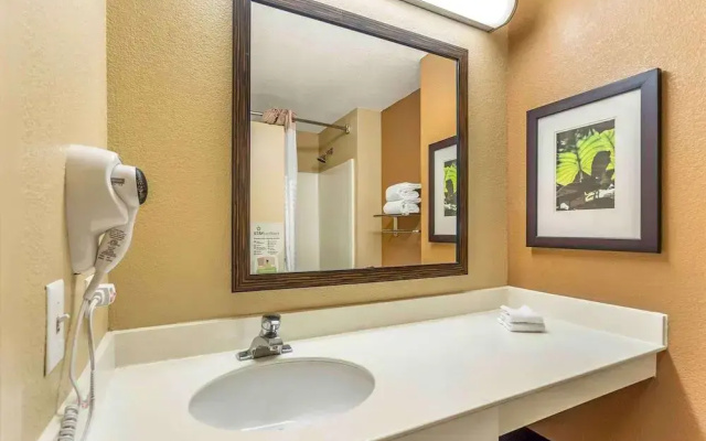 Studio 6 Extended Stay Chicago Vernon Hills Lincolnshire Il
