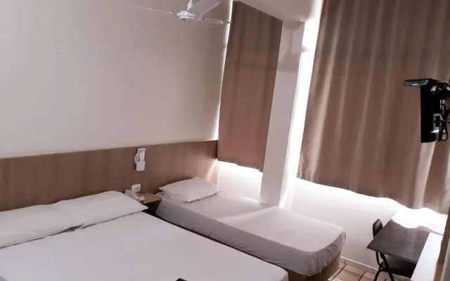 Hotel Romanville