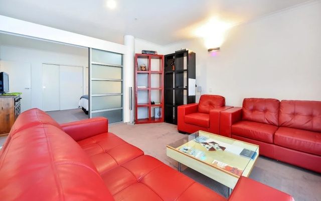 QV Harbour Private Apartment - 700