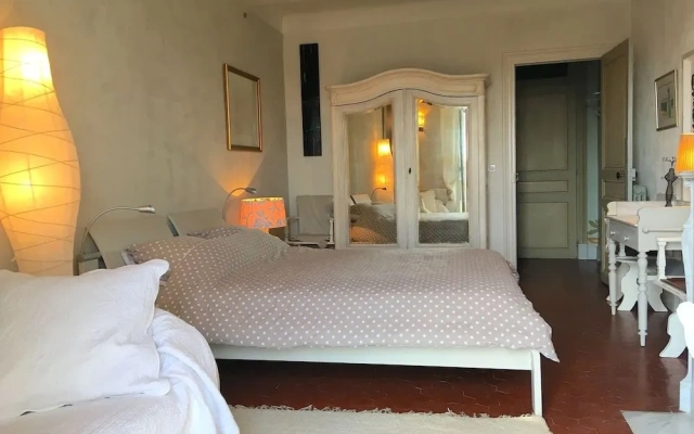 Les Chapeliers