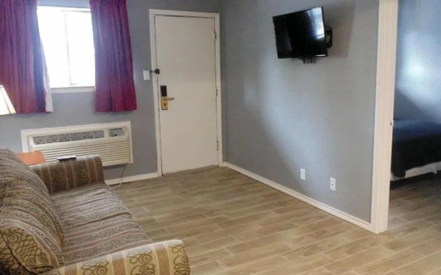 Fiesta Inn & Suites San Antonio