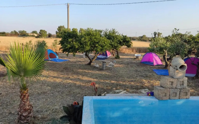 Aree tende presso la casa in campagna di Ottavia