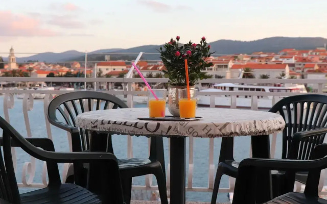 Seaside Apartment Franica