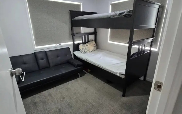 2 bdr Apartment Refurbished 3 Years Near Roma Park