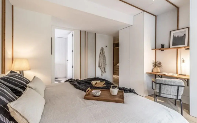 Besalu - 3 Bedrooms and Balcony in Castilla