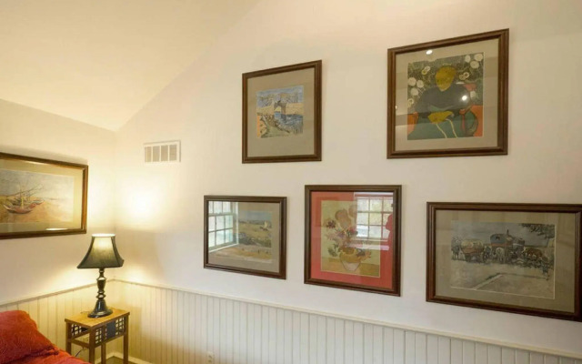 The Buck School Inn