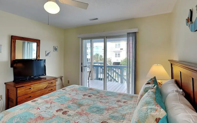 Happy Days by Topsail Realty