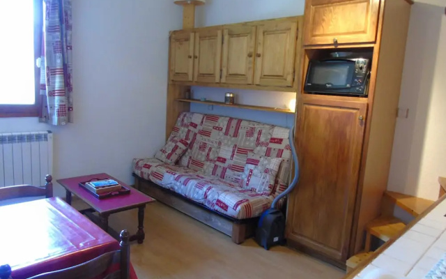 Lou Services Apartment CHAR11 LSI 001