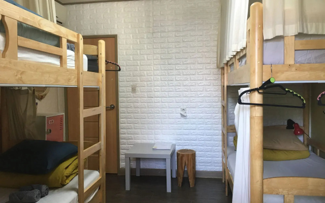 Momojein Guest House - Hostel