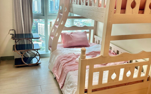 RareCut 177sqm 4BR Uptown Parksuites BGC