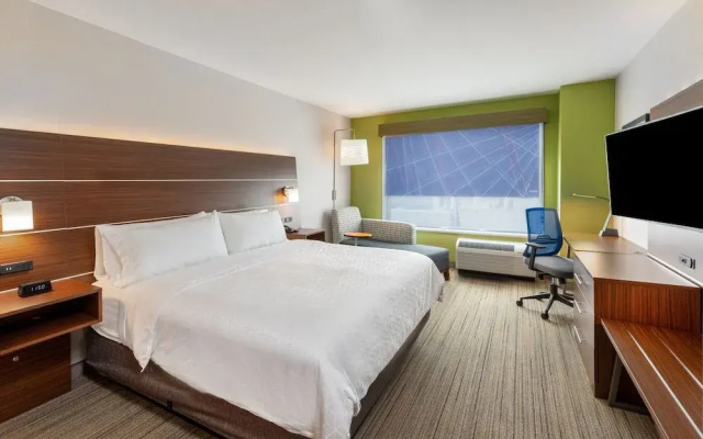 Holiday Inn Express & Suites Parsons