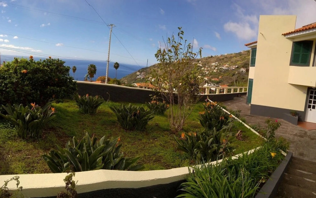 The Sun Palms House