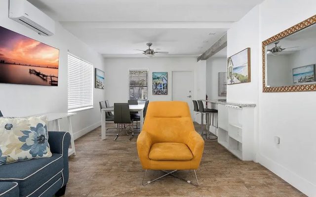 Spacious 1 Bedroom APT at the beach