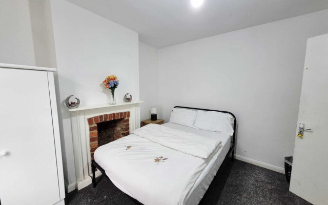 Room-private Room, Closer to Train Stati
